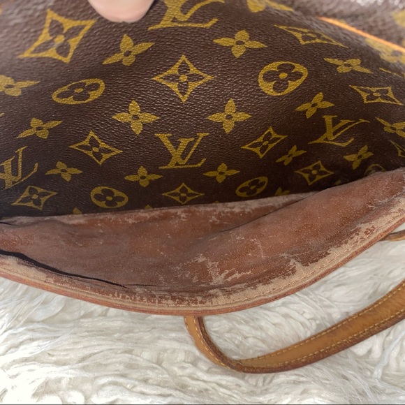 *SOLD* Auth Louis Vuitton Trocadero 27 Shoulder Bag - Picture 4 of 11